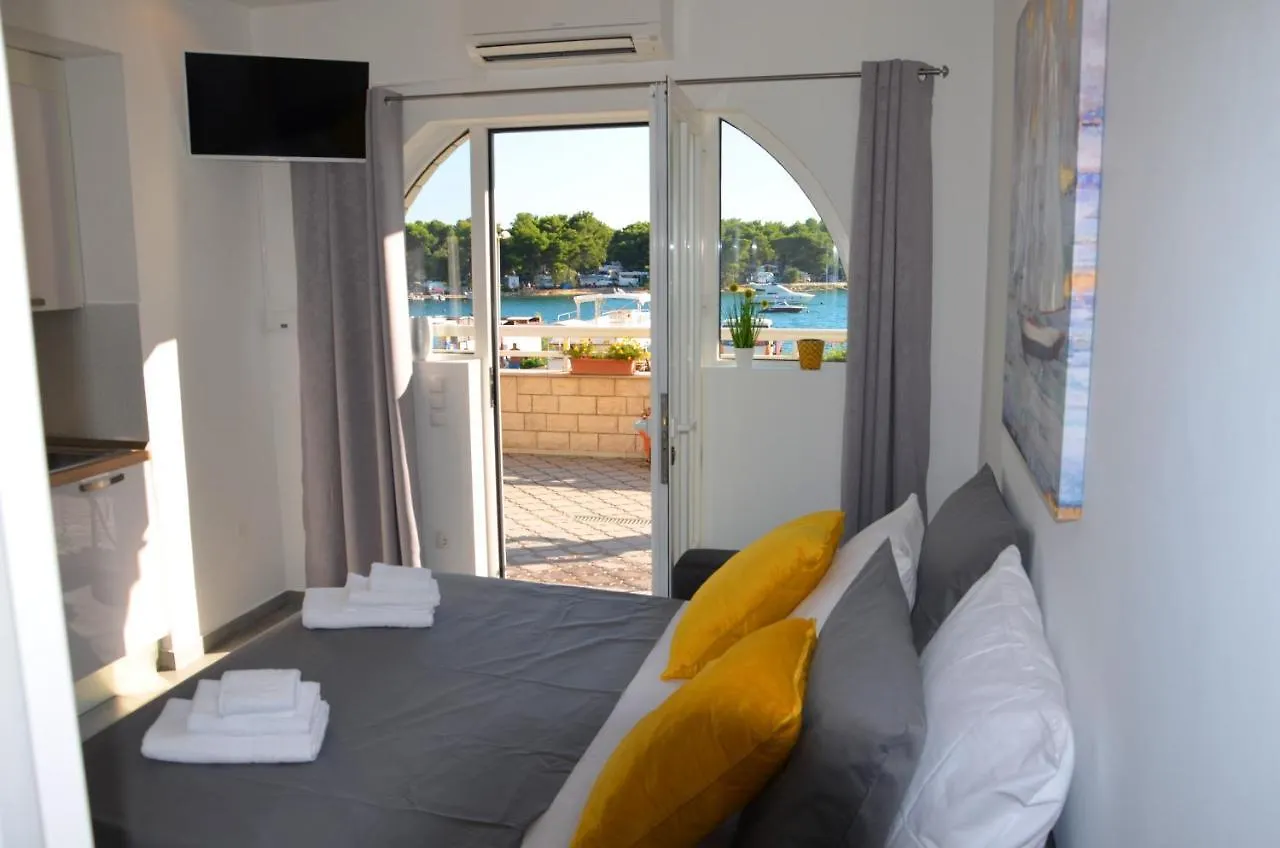 Apartment Apartmani Tomi - Trogir Ciovo