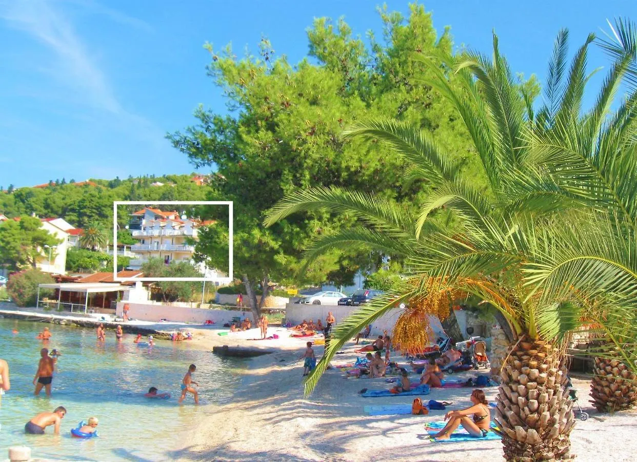 아파트 Apartmani Tomi - Trogir Ciovo
