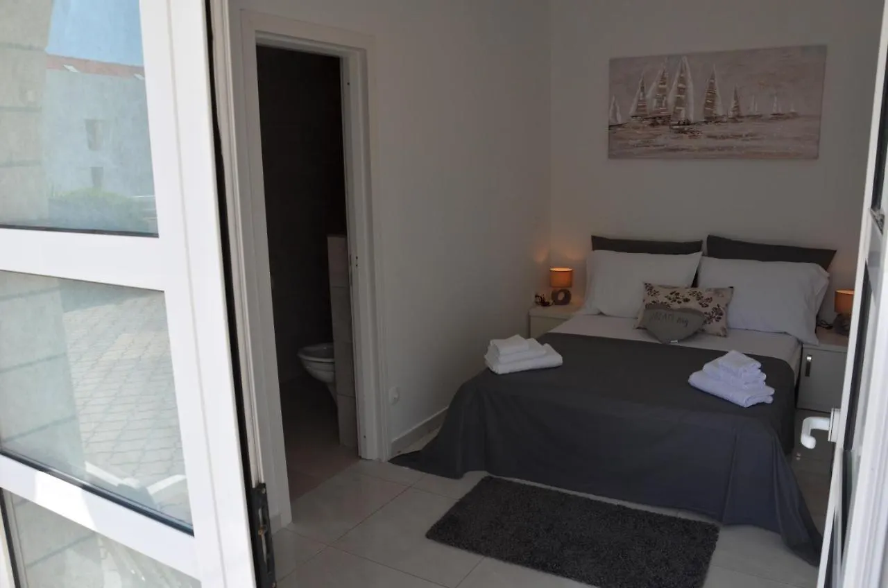 Apartmani Tomi - Trogir Ciovo 0*,  Croatia