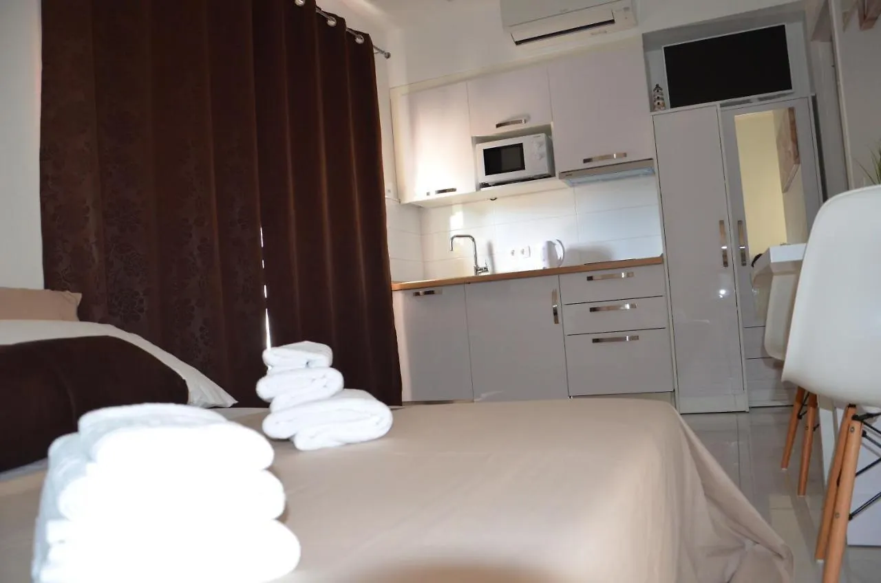 Apartmani Tomi - Trogir Ciovo 0*,