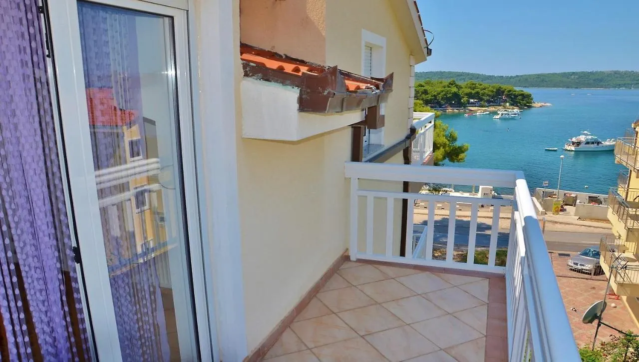 아파트 Apartmani Tomi - Trogir Ciovo 크로아티아