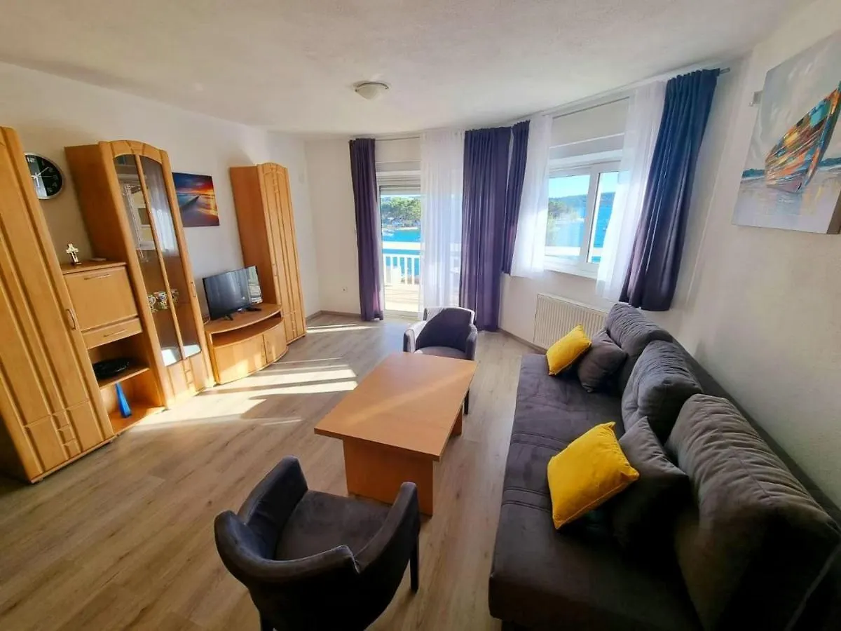 Apartmani Tomi - Trogir Ciovo 0*,  Croatia