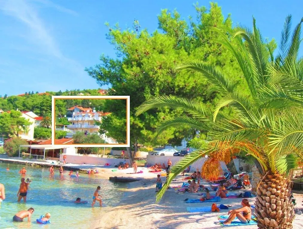 아파트 Apartmani Tomi - Trogir Ciovo