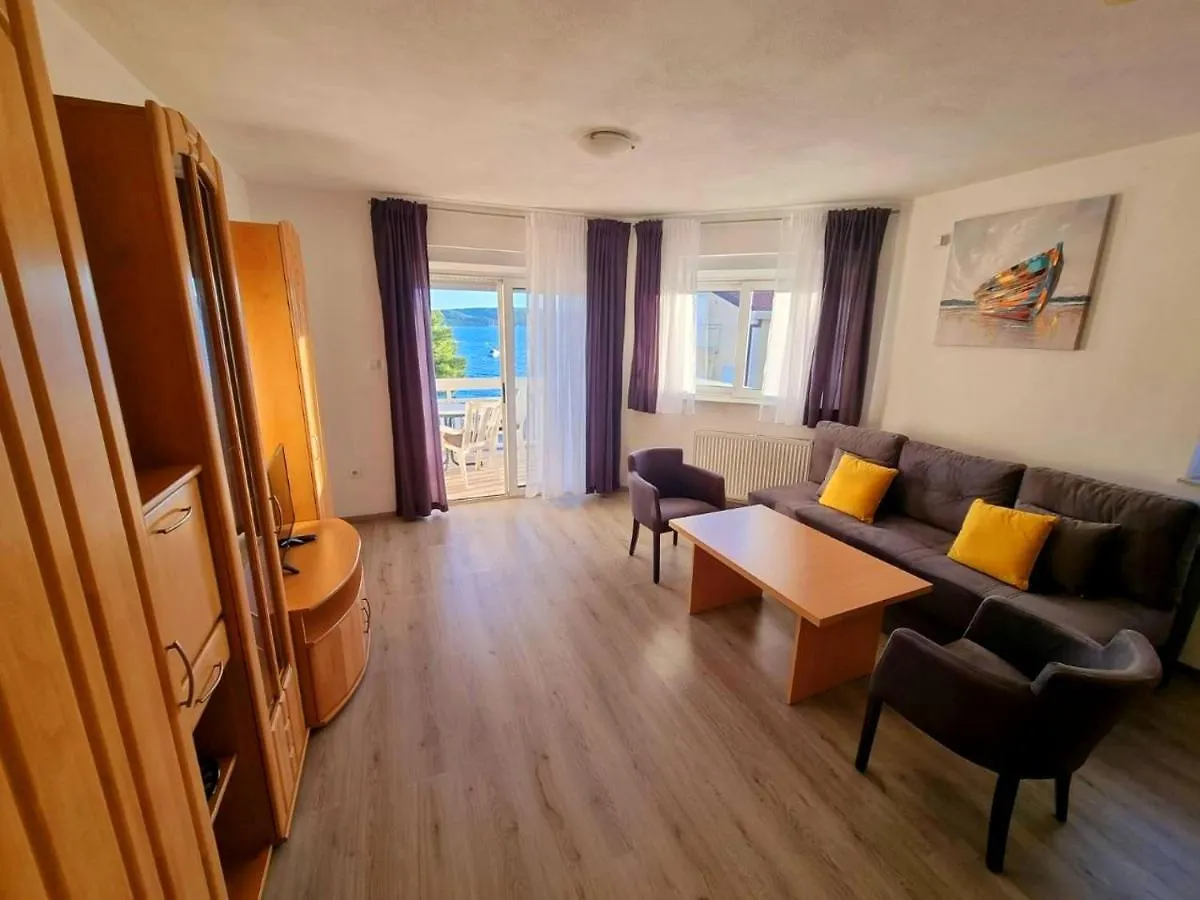 Apartmani Tomi - Trogir Ciovo 아파트