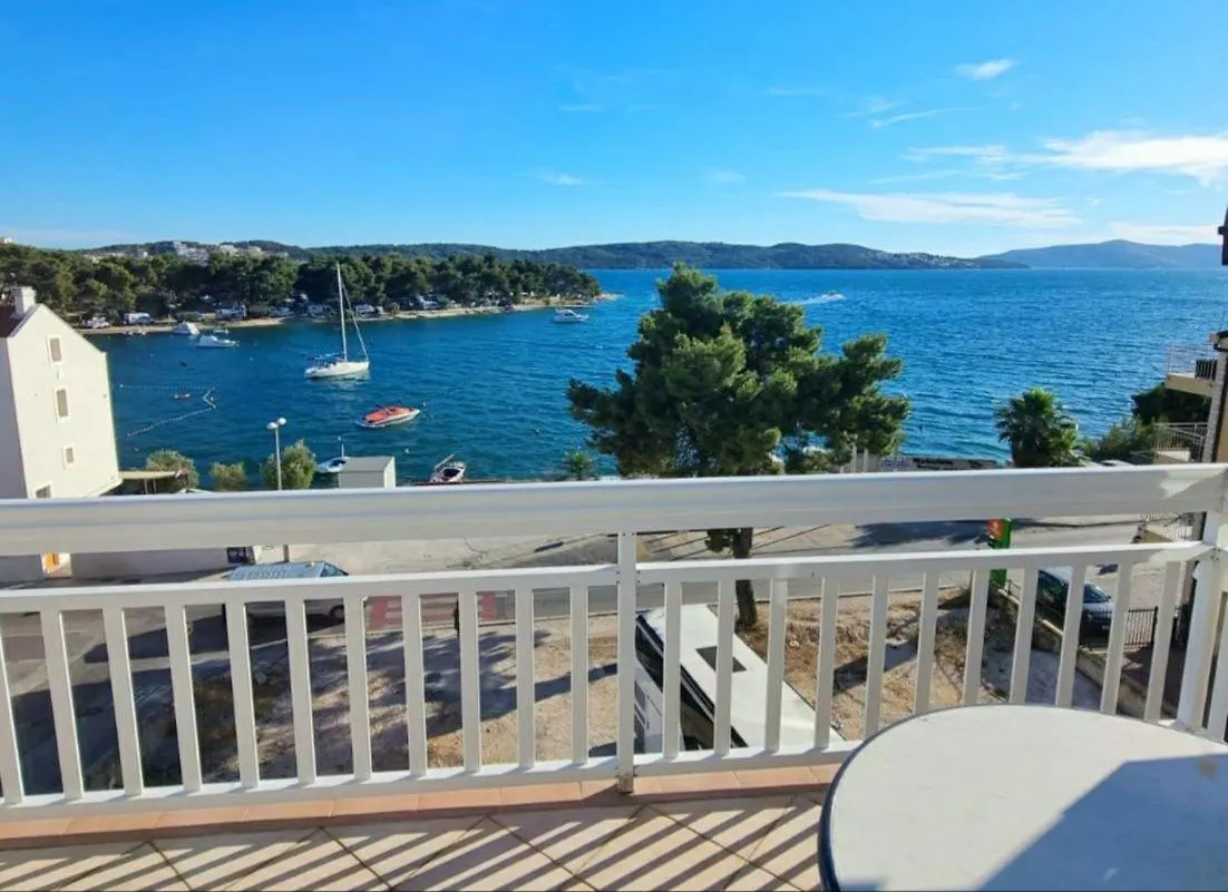 아파트 Apartmani Tomi - Trogir Ciovo 크로아티아