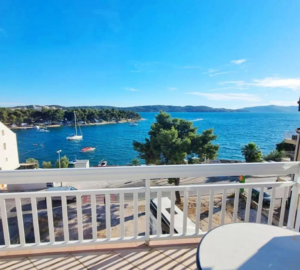 아파트 Apartmani Tomi - Trogir Ciovo