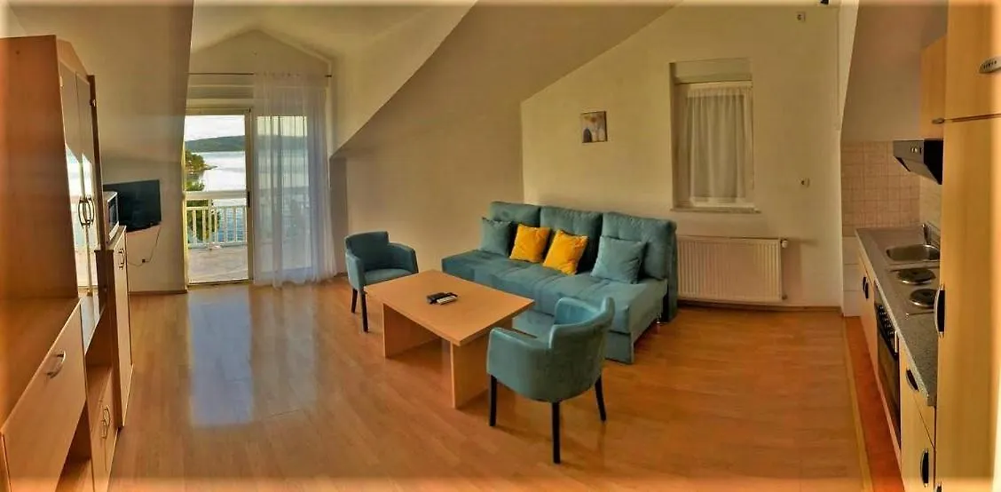 Apartmani Tomi - Trogir Ciovo 0*,